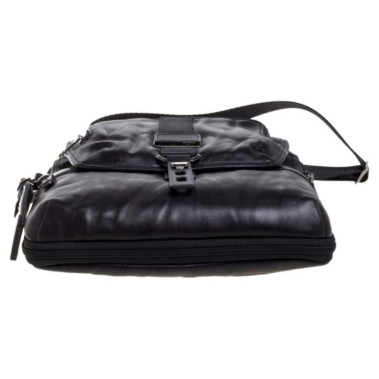 Pre Owned TUMI Black Leather Annapolis Zip Flap Messenger Bag