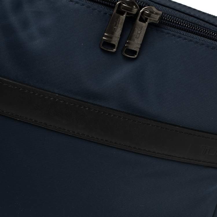 Pre Owned TUMI Navy Blue/Black Nylon Freeland Double Zip Crossbody Bag