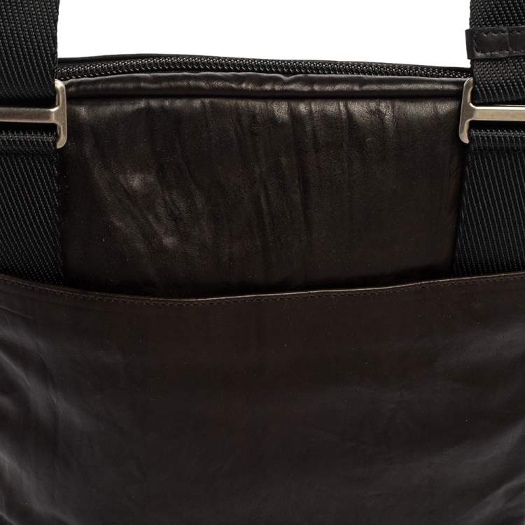 Pre Owned TUMI Black Leather Annapolis Zip Flap Messenger Bag