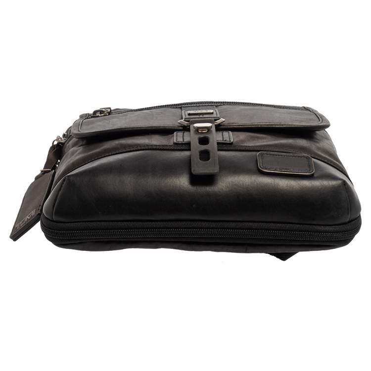 Pre Owned TUMI Black Leather Annapolis Zip Flap Messenger Bag