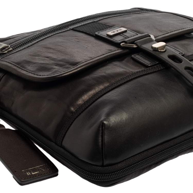 Pre Owned TUMI Black Leather Annapolis Zip Flap Messenger Bag