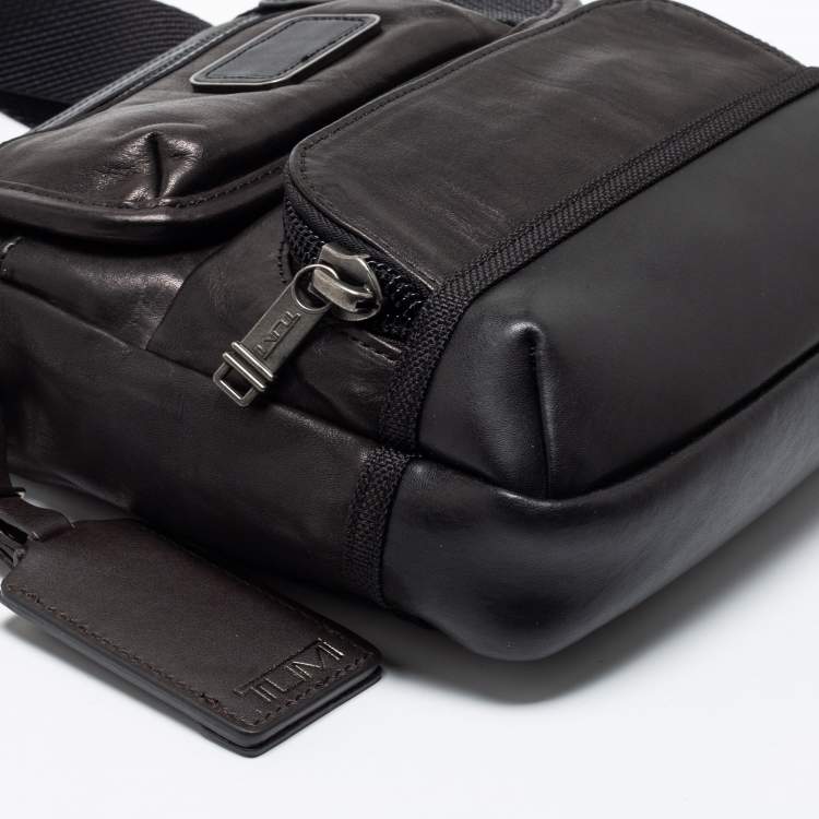مملوكة مسبقًا TUMI Black Leather Alpha Bravo Barstow Messenger Bag