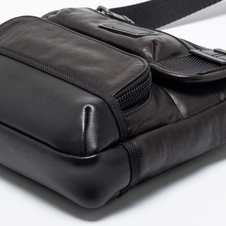 مملوكة مسبقًا TUMI Black Leather Alpha Bravo Barstow Messenger Bag