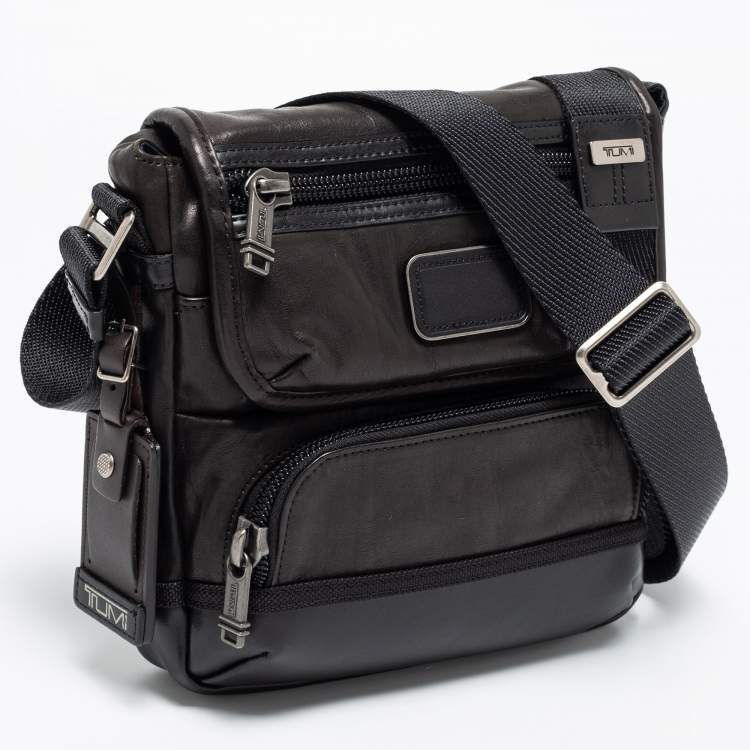 مملوكة مسبقًا TUMI Black Leather Alpha Bravo Barstow Messenger Bag