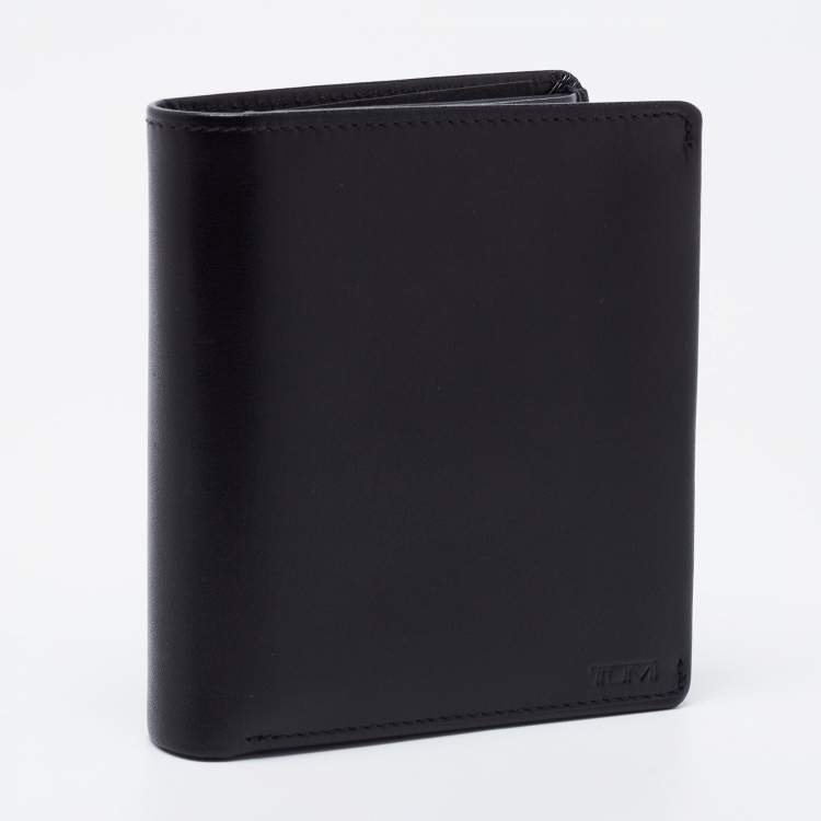 Pre Owned Tumi Black Leather Global Vertical Flip Coin Wallet