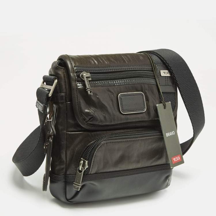 Pre Owned Tumi Dark Brown/Black Leather Alpha Bravo Barstow Messenger Bag