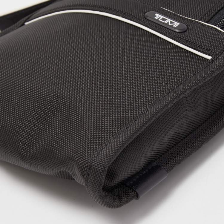 Pre Owned Tumi Black Nylon Alpha Pocket Messenger Bag 