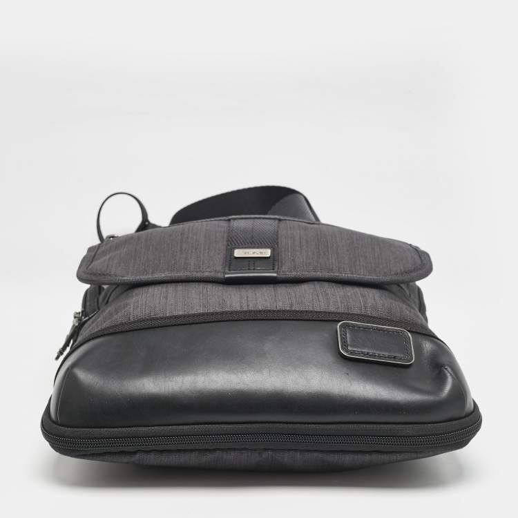 Pre Owned TUMI Dark Grey/Black Canvas East Ridge Expandable Zip Messenger Bag