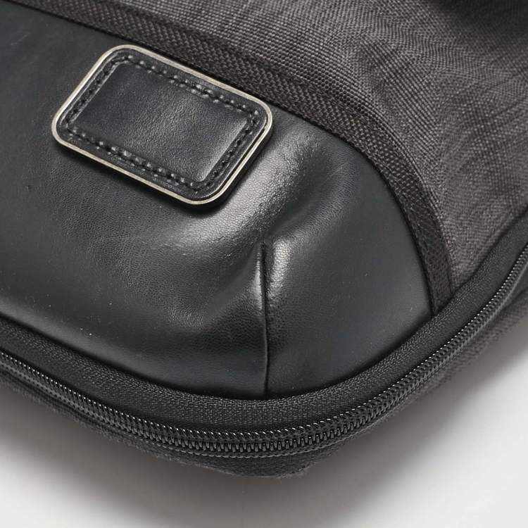 Pre Owned TUMI Dark Grey/Black Canvas East Ridge Expandable Zip Messenger Bag