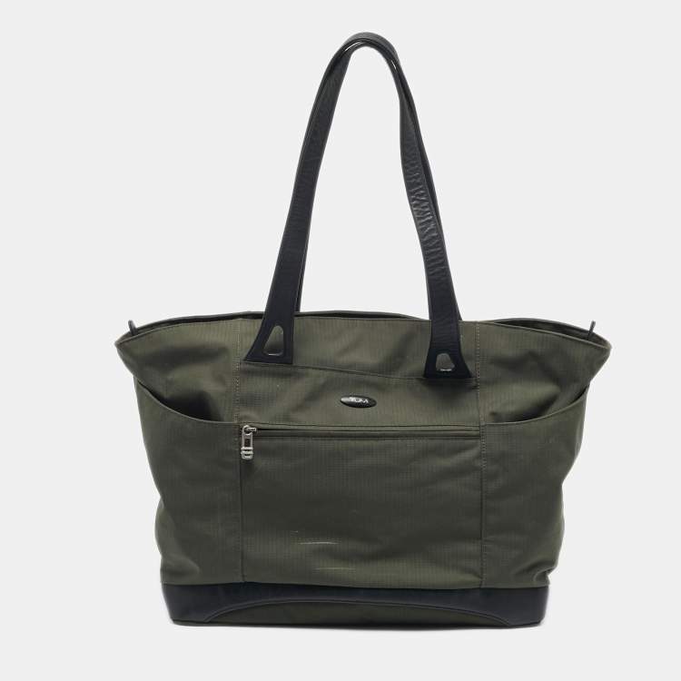 Pre Owned TUMI Military Green/Black Nylon and Leather Weekender Tote