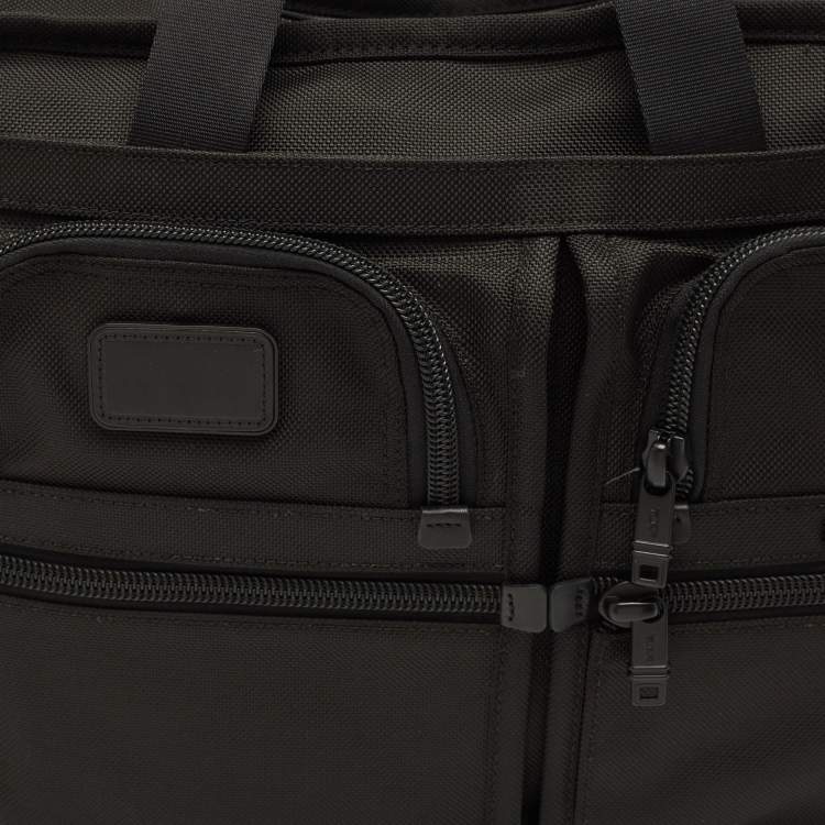 مملوكة مسبقًا حقيبة مستندات تومي ألفا 2 قابلة للتمدد نايليون سوداء