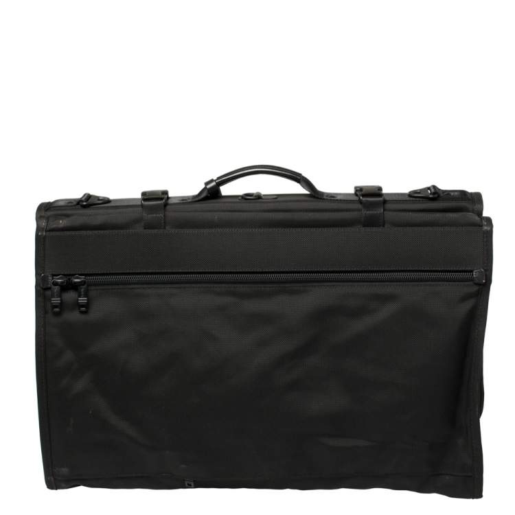 مملوكة مسبقًا TUMI Black Nylon Tri Fold Garment Luggage Travel Bag