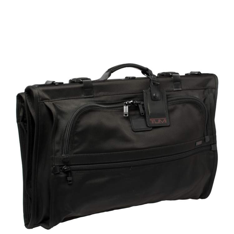 مملوكة مسبقًا TUMI Black Nylon Tri Fold Garment Luggage Travel Bag