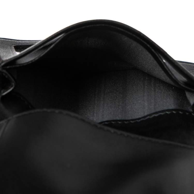 Pre Owned Tumi Black Graphic Print Nylon and Leather Trim Bifold Card Case
