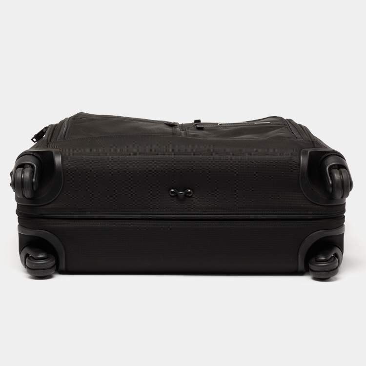 Pre Owned TUMI Black Nylon 4 Wheeled Alpha II Garment Carry On Luggage