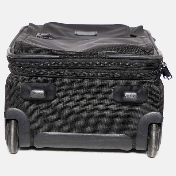 Pre Owned TUMI Black Nylon Alpha 2 International Expandable Suitcase