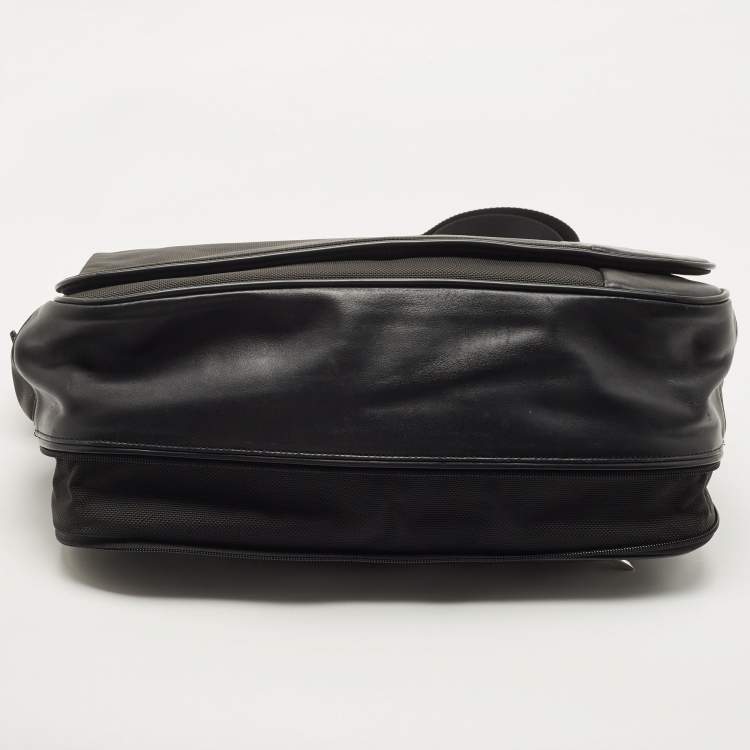 Pre Owned TUMI Black Nylon and Leather Spirit of Imagination Messenger Bag 