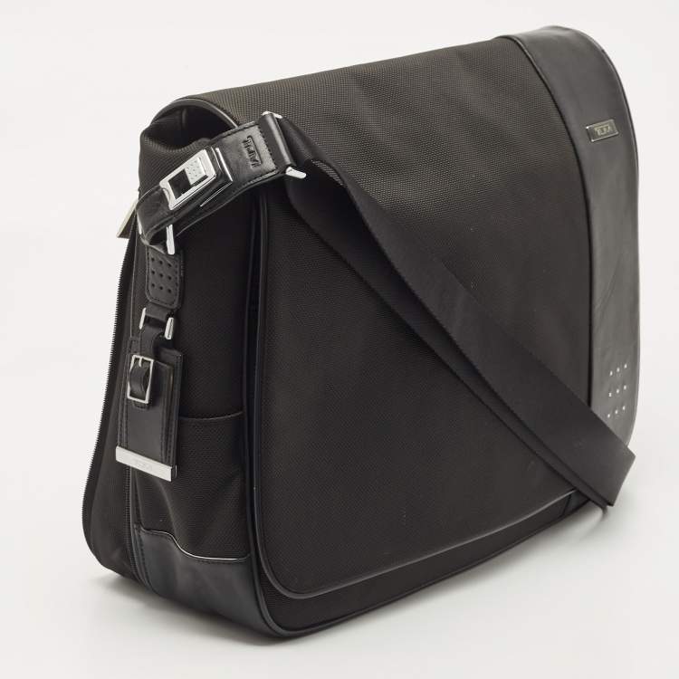 Pre Owned TUMI Black Nylon and Leather Spirit of Imagination Messenger Bag 