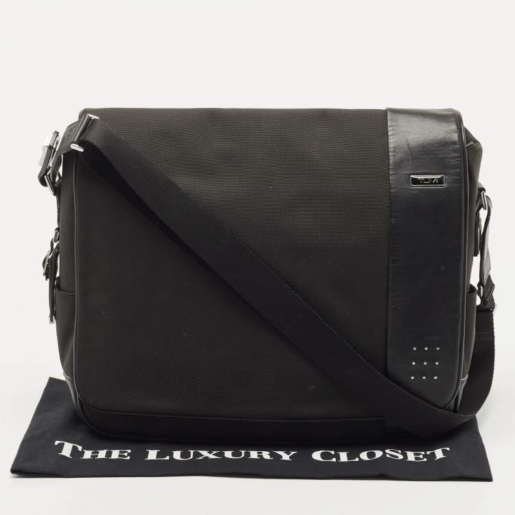 Pre Owned TUMI Black Nylon and Leather Spirit of Imagination Messenger Bag 