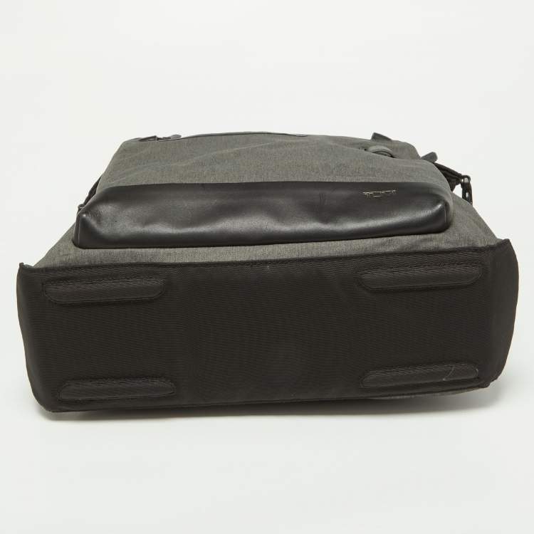 Pre Owned TUMI Grey/Black Nylon and Leather Messenger Bag