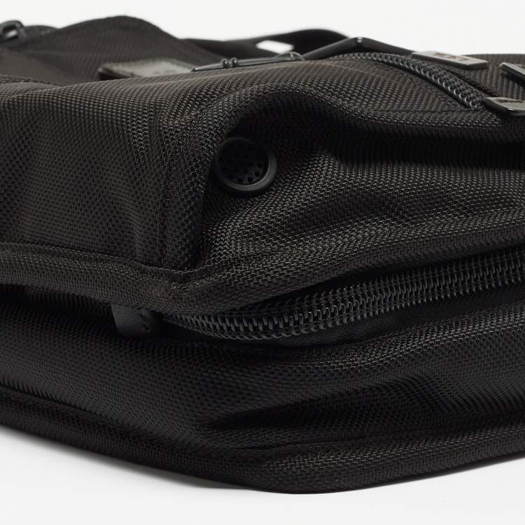 Pre Owned TUMI Black Nylon Medium T-Pass Screen Laptop Slim Briefcase