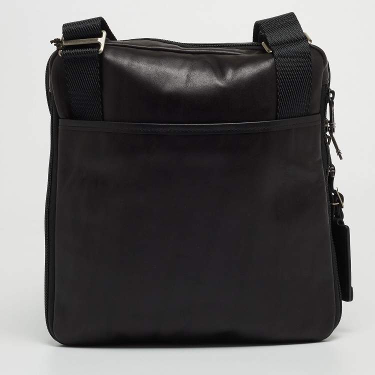 Pre Owned TUMI Black Leather Alpha Bravo Arnold Zip Expandable Messenger Bag