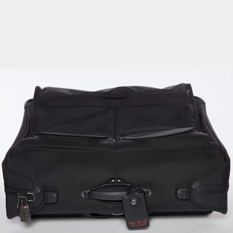 Pre Owned Tumi Black Nylon 2 Wheeled Expandable Garment Luggage