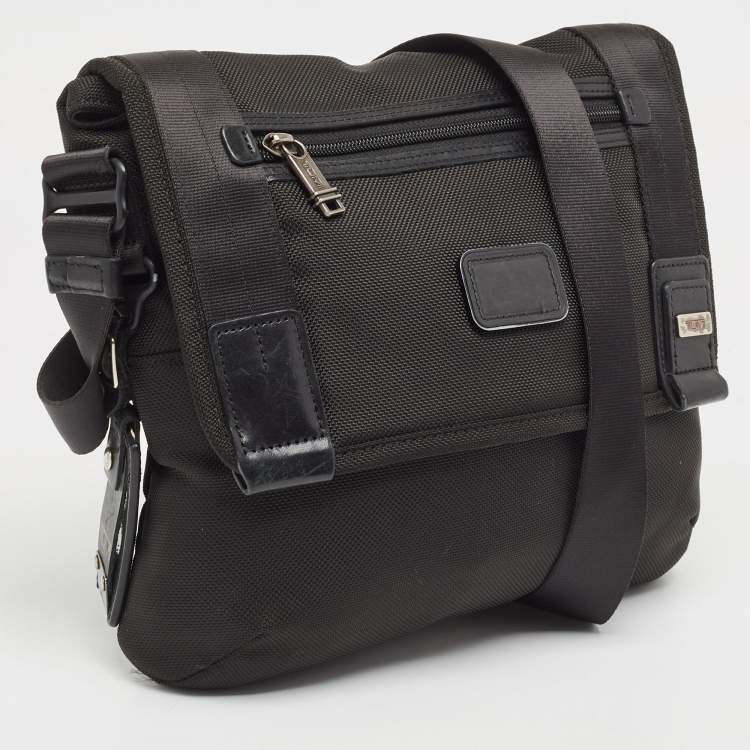 Pre Owned Tumi Black Nylon and Leather Alpha Bravo Beale Messenger Bag