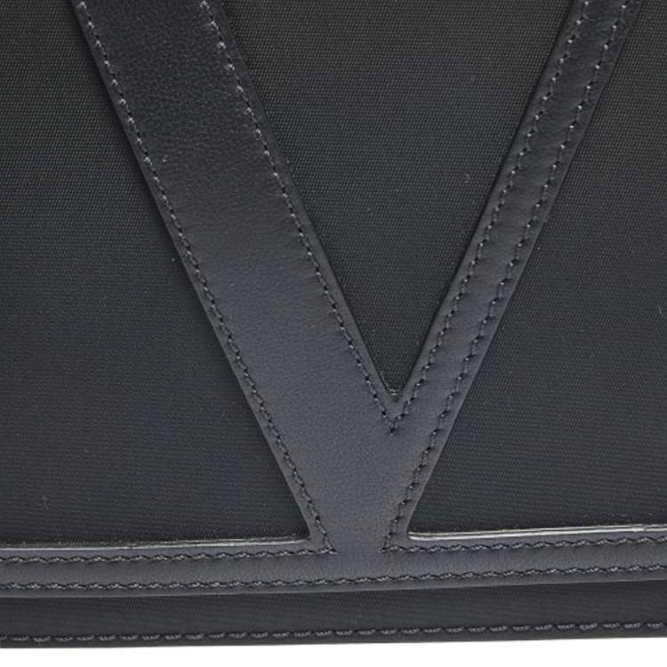 Pre Owned Valentino Black Nylon and leather VLogo Belt Bag