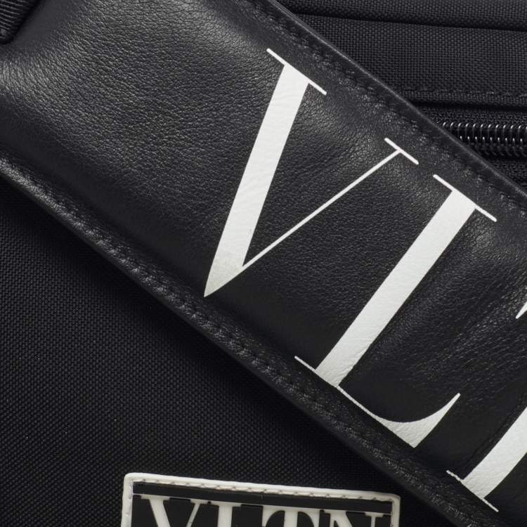 Pre Owned Valentino Black Nylon VLTN Front Pocket Messenger Bag 