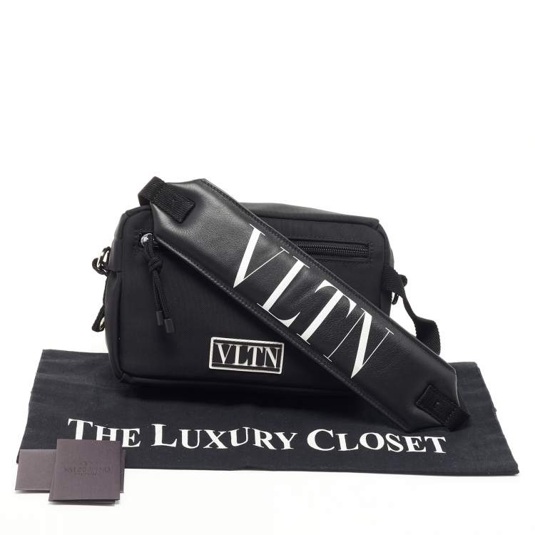 Pre Owned Valentino Black Nylon VLTN Front Pocket Messenger Bag 