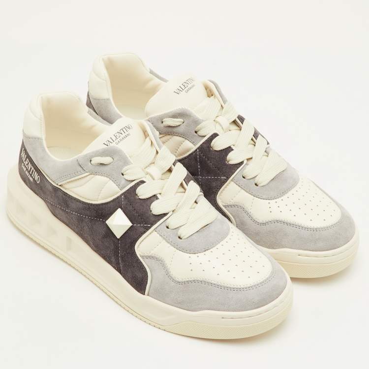 Pre Owned Valentino One Stud XL Size 41.5 Grey/White Suede and Leather Low Top Sneakers