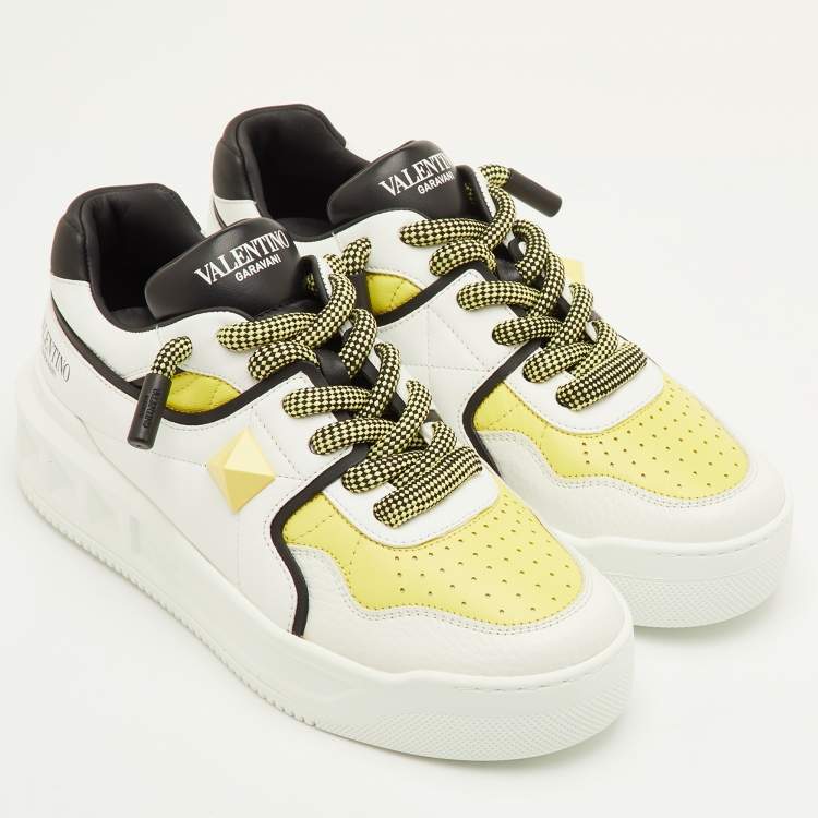 Pre Owned Valentino One Stud XL Size 41.5 White/Light Yellow Leather Low Top Sneakers