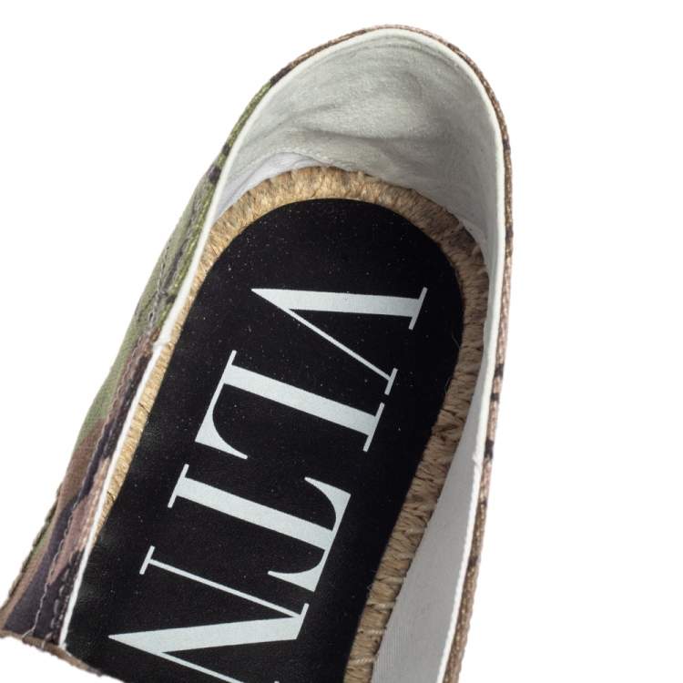 Pre Owned Valentino Camouflage Canvas VLTN Grid Espadrille Flat Sandals Size 44.5