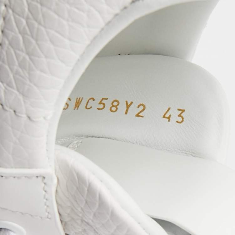 مملوكة مسبقًا Valentino White Leather and Rubber VLTN Low Top Sneakers Size 43