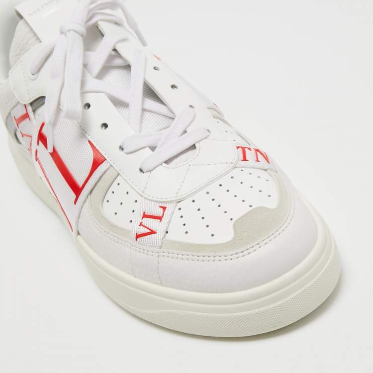 مملوكة مسبقًا Valentino White Leather and Rubber VLTN Low Top Sneakers Size 43
