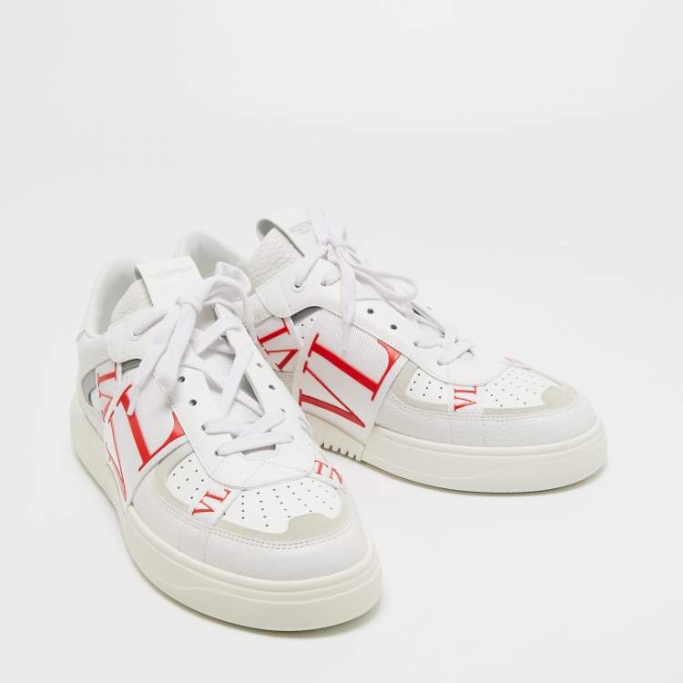 مملوكة مسبقًا Valentino White Leather and Rubber VLTN Low Top Sneakers Size 43
