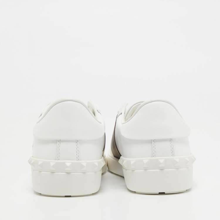 مملوكة مسبقًا Valentino White/Burgundy Leather Rockstud Low Top Sneakers Size 42