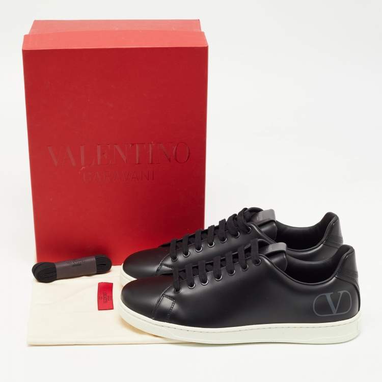 Pre Owned Valentino Black Leather VLogo Low Top Sneakers Size 42 