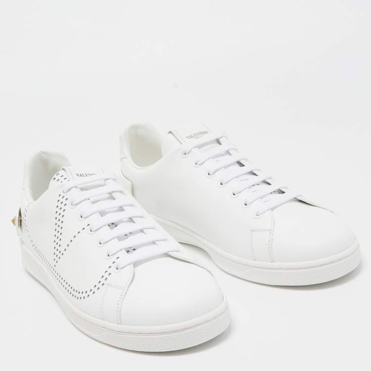 Pre Owned Valentino White Leather Backnet Studded Low Top Sneakers Size 42