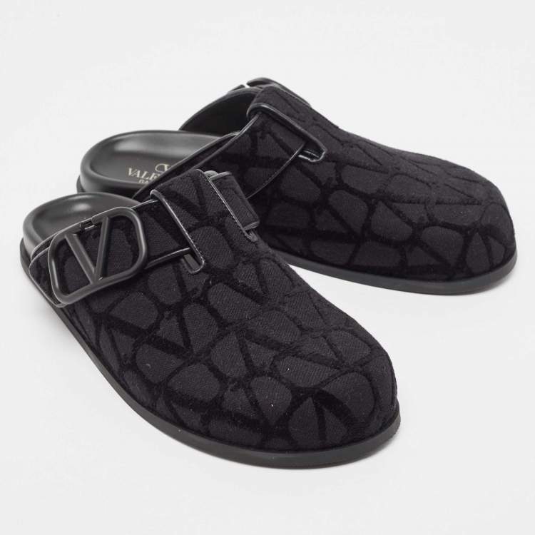 Pre Owned Valentino Garavani Black Fabric and Leather Toile Iconographe VLogo Mules Size 42