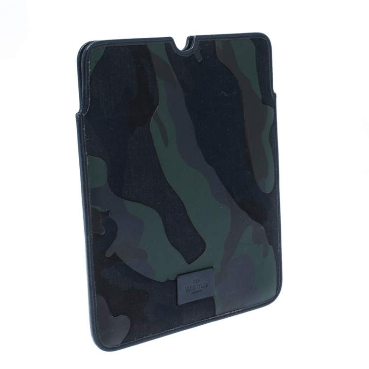Pre Owned Valentino Camo Leather iPad 2 Case Holder