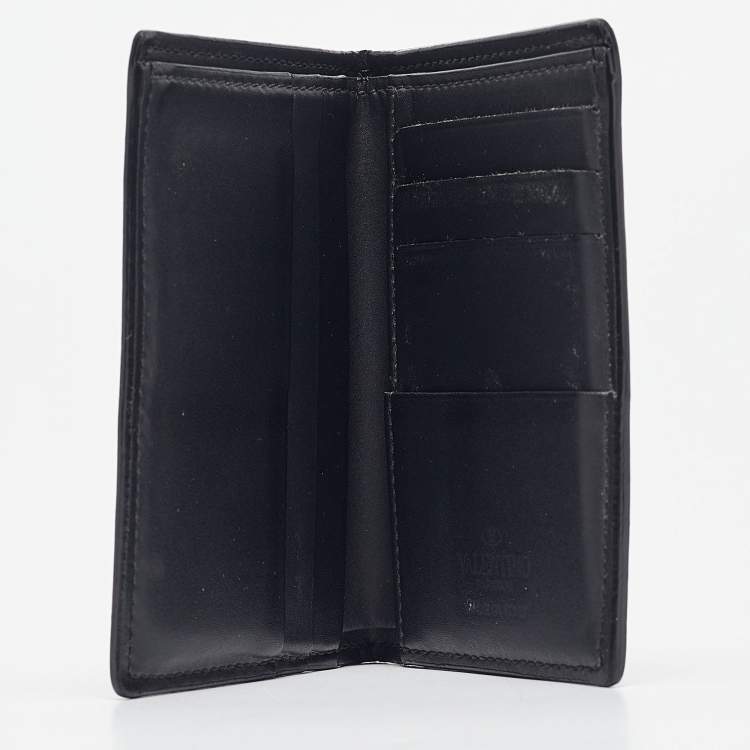 Pre Owned Valentino Black Leather VLTN Bifold Card Holder