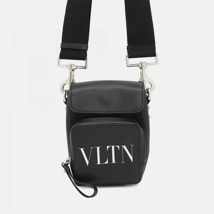 Pre Owned Valentino Garavani Cross Body Bag Black Leather