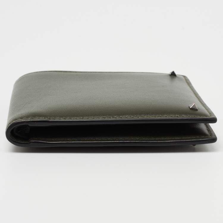 Pre Owned Valentino Olive Green Leather Rockstud Bifold Wallet