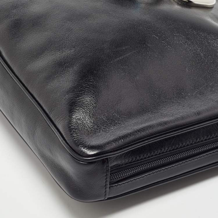 Pre Owned Valentino Black Leather VRing Zip Pouch