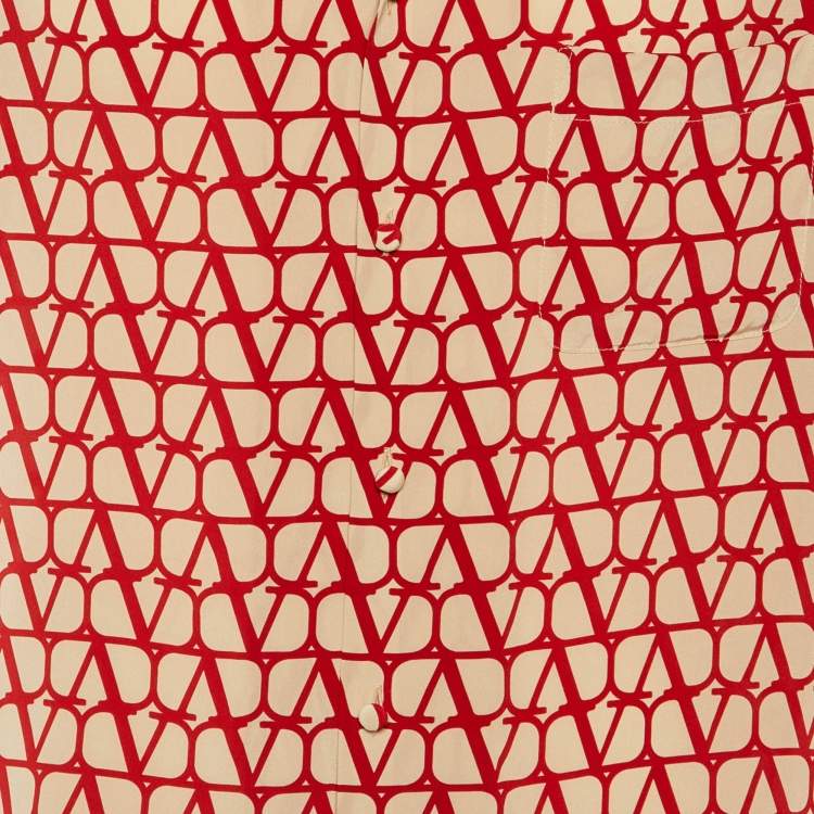 Pre Owned قميص فالنتينو حرير بيج / أحمر بطبعة شعار V مقاس صغير جدًا