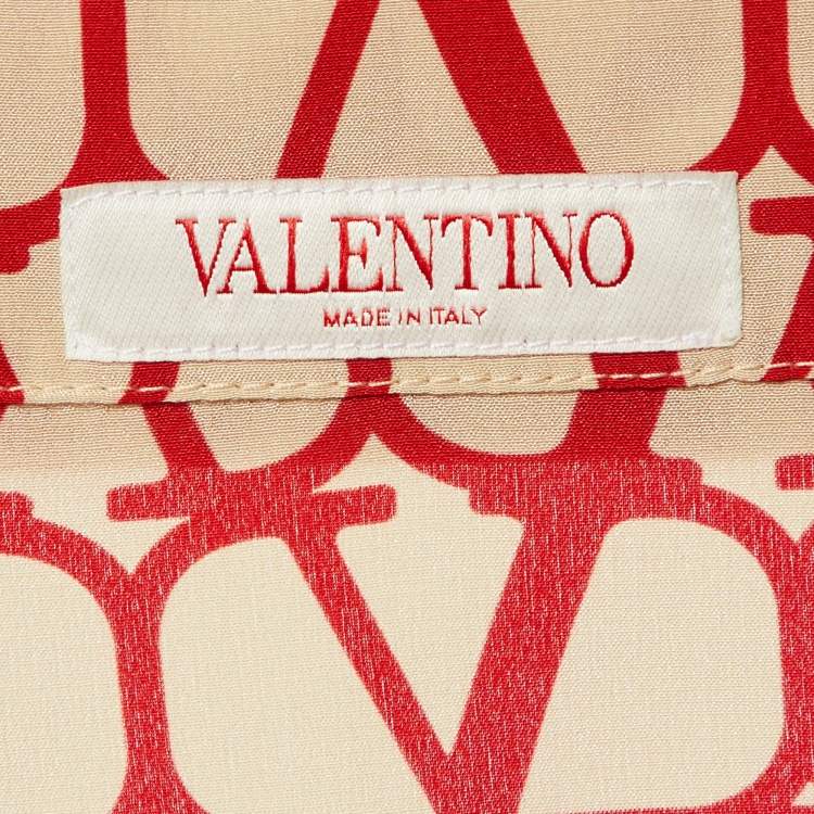Pre Owned قميص فالنتينو حرير بيج / أحمر بطبعة شعار V مقاس صغير جدًا