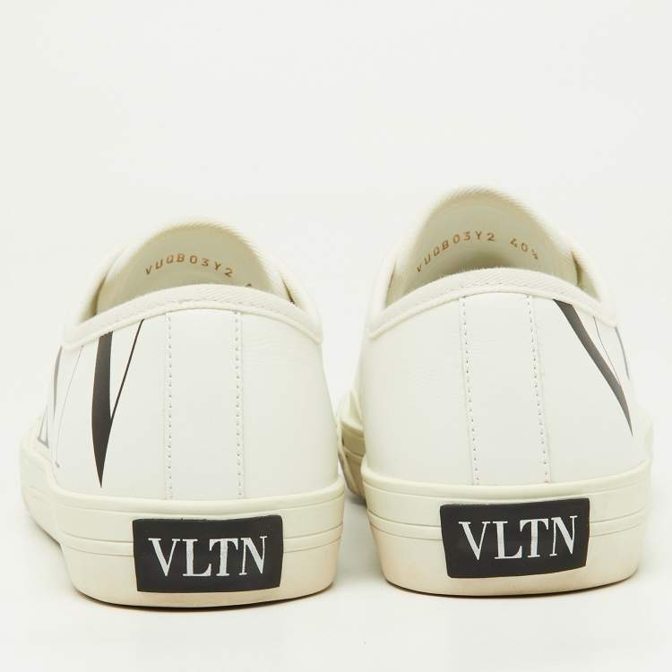 مملوكة مسبقًا Valentino White Leather VLTN Low Top Sneakers Size 40.5