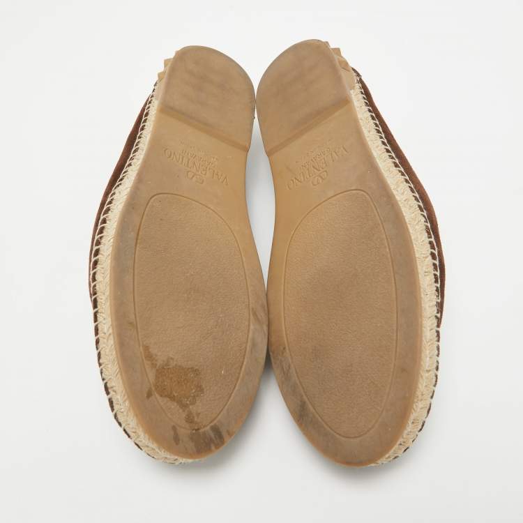 Pre Owned Valentino Brown Suede Escape V logo Loafers Size 44.5